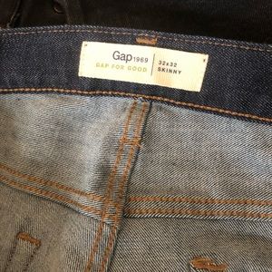 Gap dark wash skinny 32x32